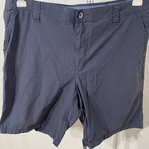 Columbia flat front shorts men’s size 32×10 100 % cotton